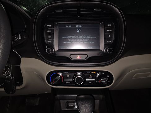 Used 2021 Kia Soul LX FWD image 11