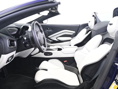 Used 2023 Aston Martin V12 Vantage Roadster image 30