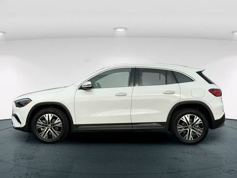 Certified 2025 Mercedes-Benz GLA 250 4MATIC image 4