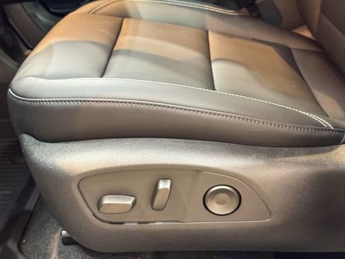 New 2025 GMC Acadia Elevation w/ Elevation Premium Package image 18