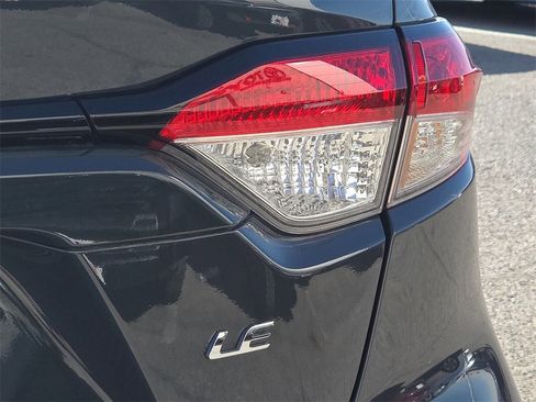 Certified 2025 Toyota Corolla LE image 11