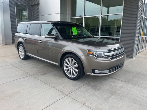 Used 2014 Ford Flex Limited w/ Class III Trailer Tow Package FWD image 7