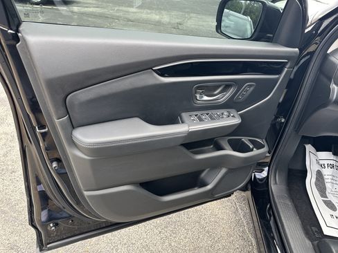 Used 2023 Honda Pilot Touring image 10