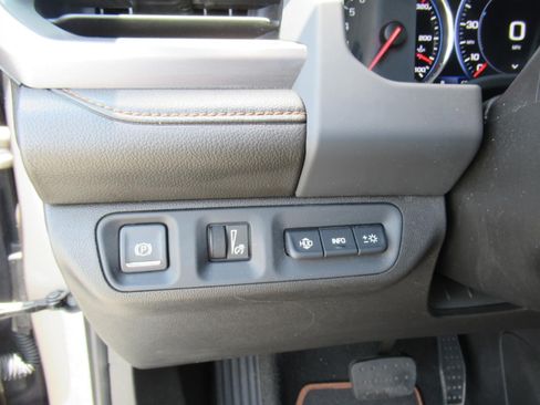 Used 2023 GMC Acadia AT4 w/ Technology Package AWD/4WD image 22