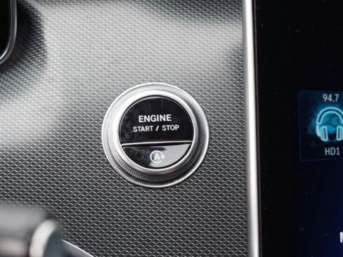 Used 2023 Mercedes-Benz C 300 Sedan image 23