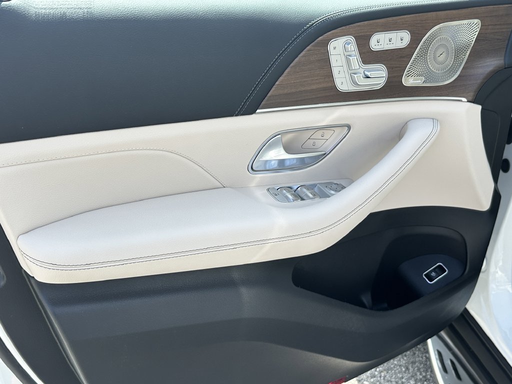 New 2026 Mercedes-Benz GLS 450 4MATIC image 11