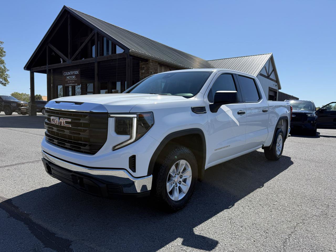 Used 2022 GMC Sierra 1500 Pro w/ Convenience Package AWD/4WD image 2