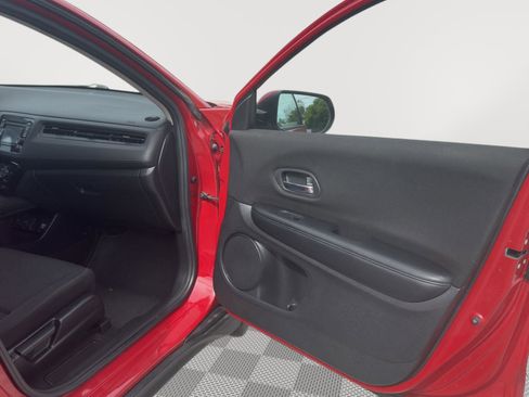 Used 2018 Honda HR-V LX image 15