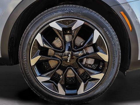 Certified 2025 Kia Sorento EX FWD image 27