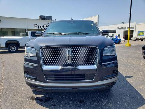 Used 2022 Lincoln Navigator Reserve image 2