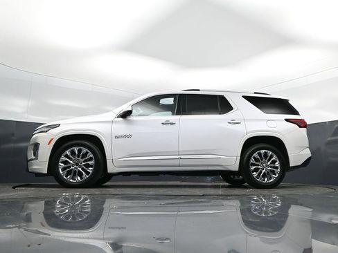 Used 2023 Chevrolet Traverse High Country image 39