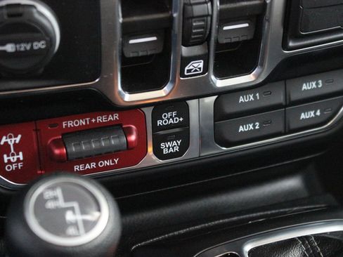 Used 2024 Jeep Wrangler Unlimited Rubicon image 25