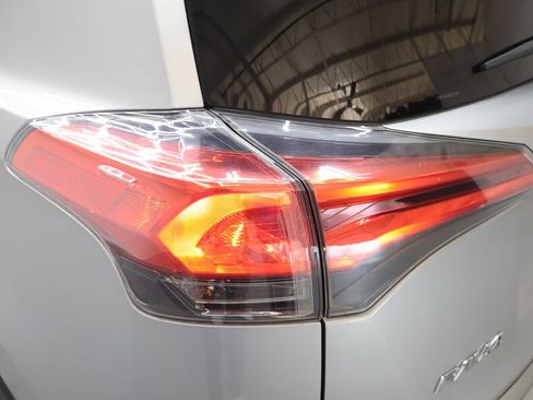 Used 2016 Toyota RAV4 XLE FWD image 31