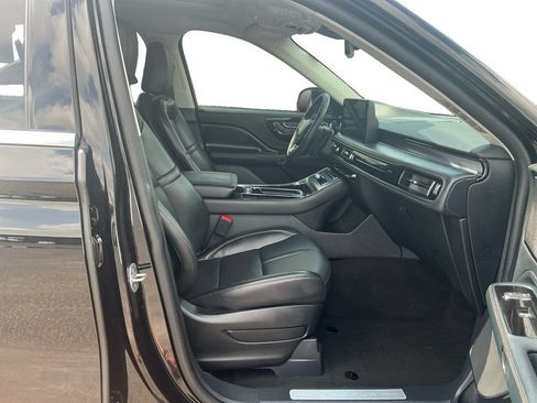 Used 2025 Lincoln Aviator 2WD image 22