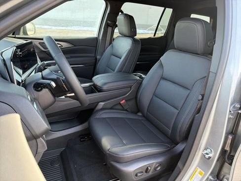 New 2026 Chevrolet Traverse LT image 12