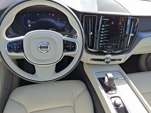 New 2025 Volvo XC60 T8 Core w/ Climate Package image 7