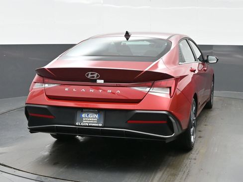 Certified 2025 Hyundai Elantra SEL w/ Cargo Package image 5