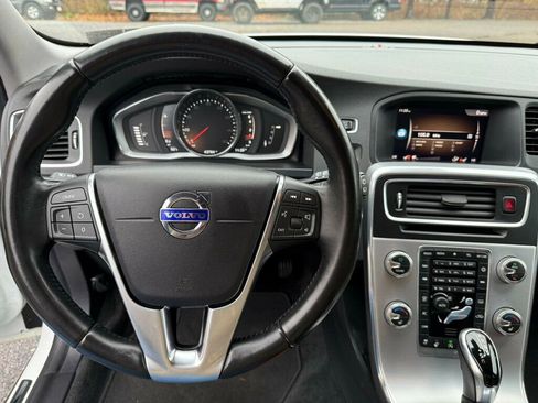 Used 2018 Volvo V60 T5 Cross Country w/ Convenience Package image 20