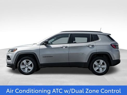 Used 2022 Jeep Compass Latitude w/ Convenience Group AWD/4WD image 4