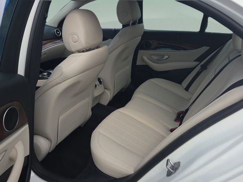Used 2018 Mercedes-Benz E 300 image 11