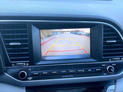 Used 2018 Hyundai Elantra SEL FWD image 29