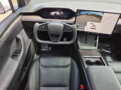 Used 2023 Tesla Model X AWD/4WD image 4