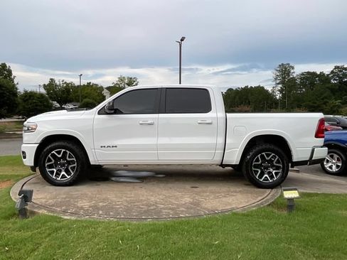Used 2025 RAM 1500 Laramie w/ Sport Appearance Package AWD/4WD image 4