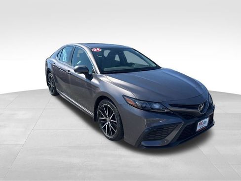 Used 2024 Toyota Camry SE AWD/4WD image 8