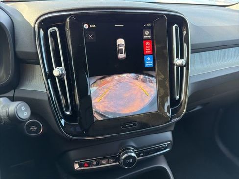 New 2026 Volvo XC40 B5 Core w/ Protection Package Premier image 22