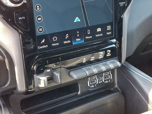 Used 2023 RAM 1500 Laramie AWD/4WD image 14