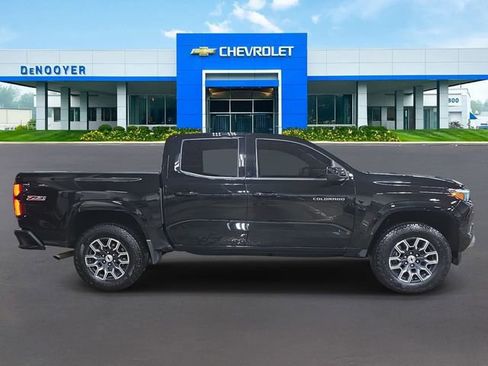 Used 2023 Chevrolet Colorado Z71 w/ Z71 Convenience Package 2 image 8