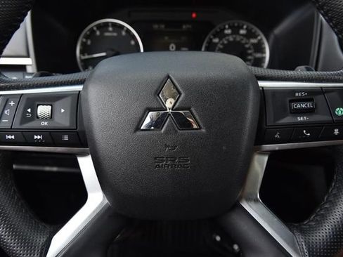 Used 2025 Mitsubishi Outlander SE AWD/4WD image 22