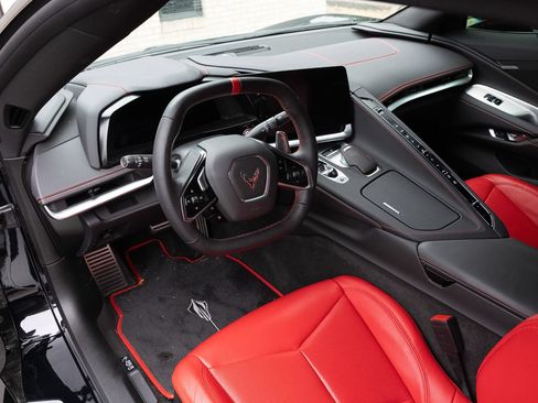 Used 2023 Chevrolet Corvette Stingray Convertible RWD image 6