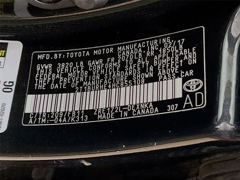 Used 2017 Toyota Corolla LE image 32