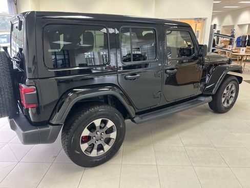 Used 2018 Jeep Wrangler Unlimited Sahara image 8