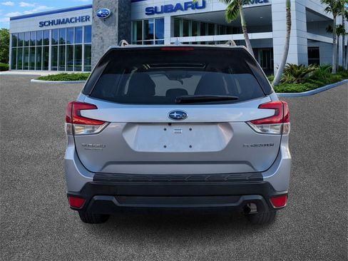 Used 2023 Subaru Forester Premium image 6