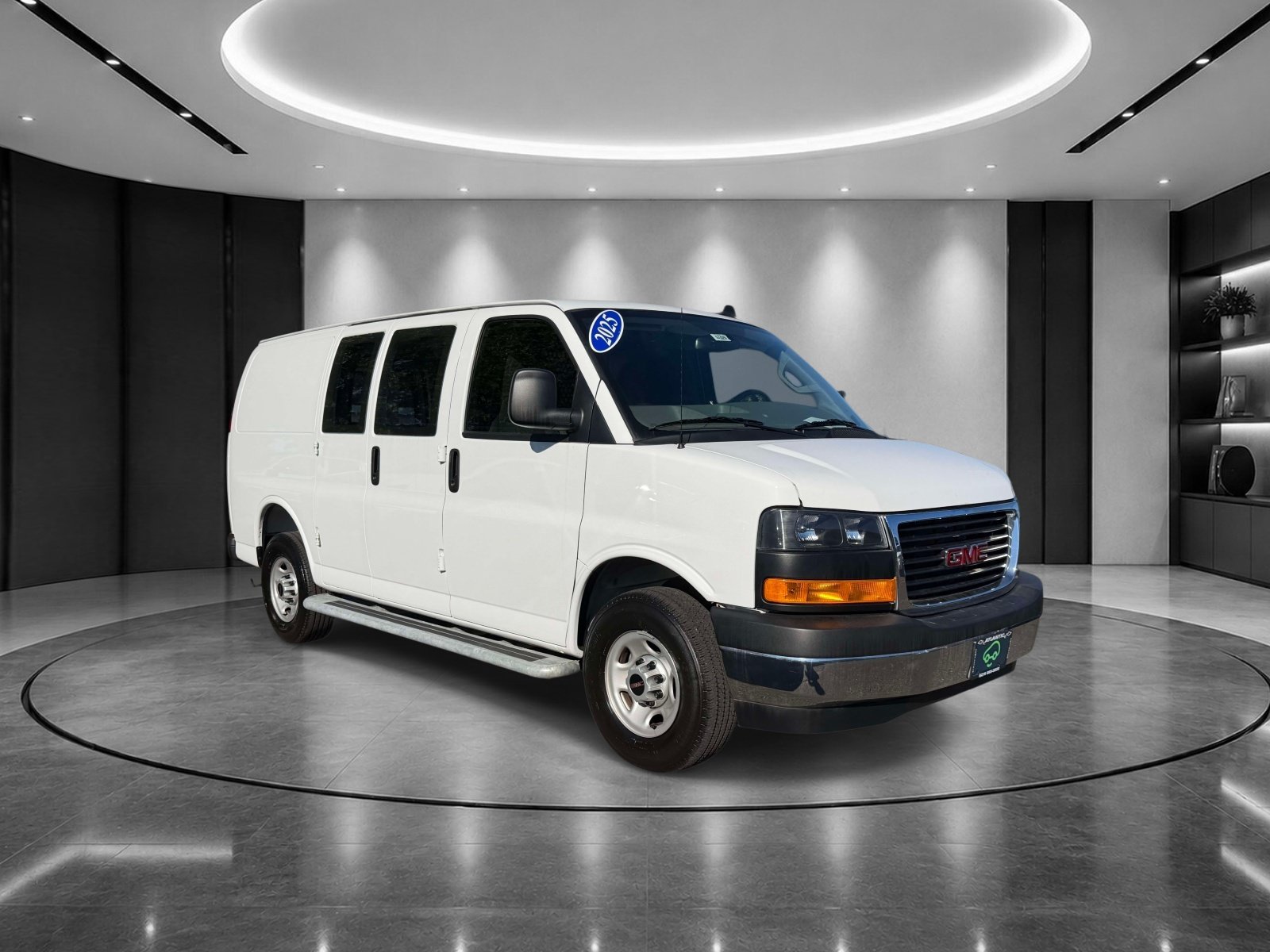 Used 2025 GMC Savana 2500 w/ Driver Convenience Package RWD image 3