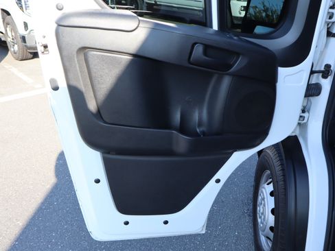 Used 2023 RAM ProMaster 2500 FWD image 13