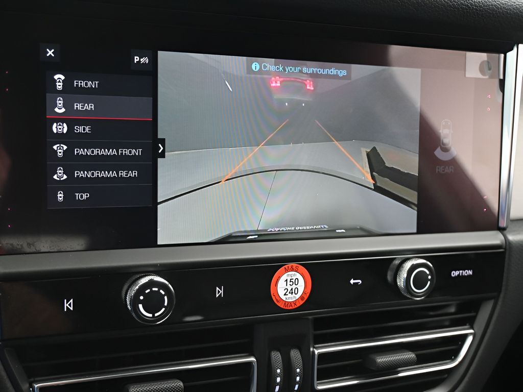 Certified 2026 Porsche Macan AWD/4WD image 18