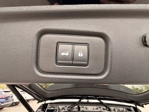 New 2026 Nissan Pathfinder SL image 17