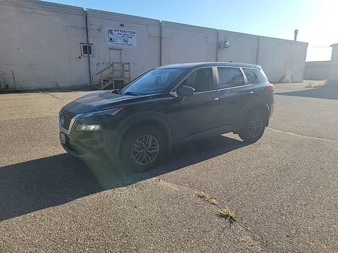 Used 2023 Nissan Rogue S AWD/4WD image 25