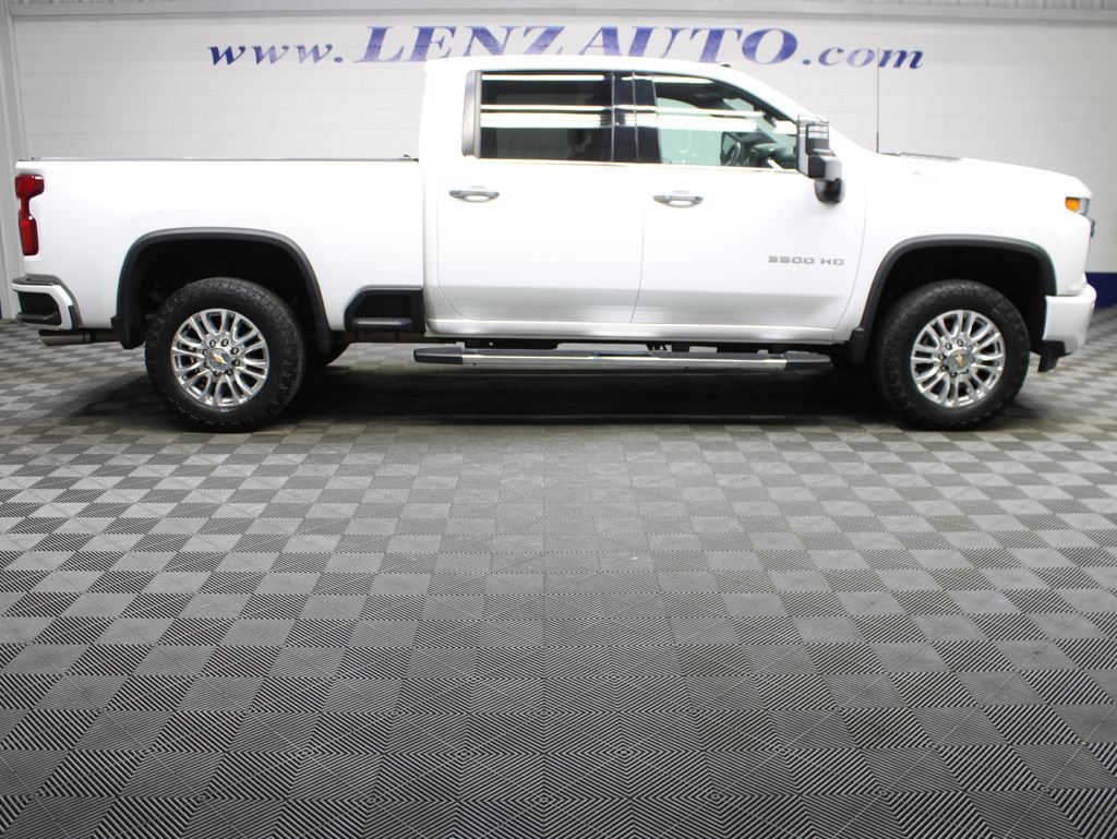 Used 2023 Chevrolet Silverado 3500 High Country w/ Technology Package AWD/4WD image 2