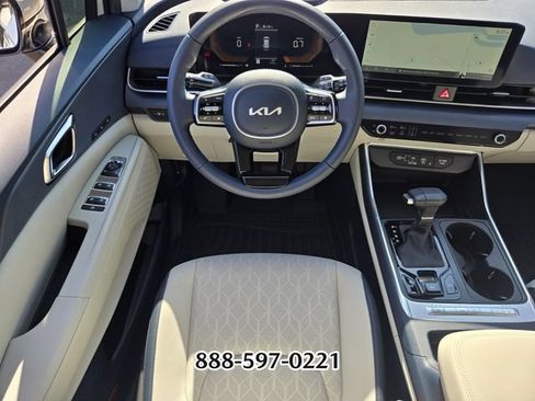 Used 2026 Kia Carnival EX FWD image 13