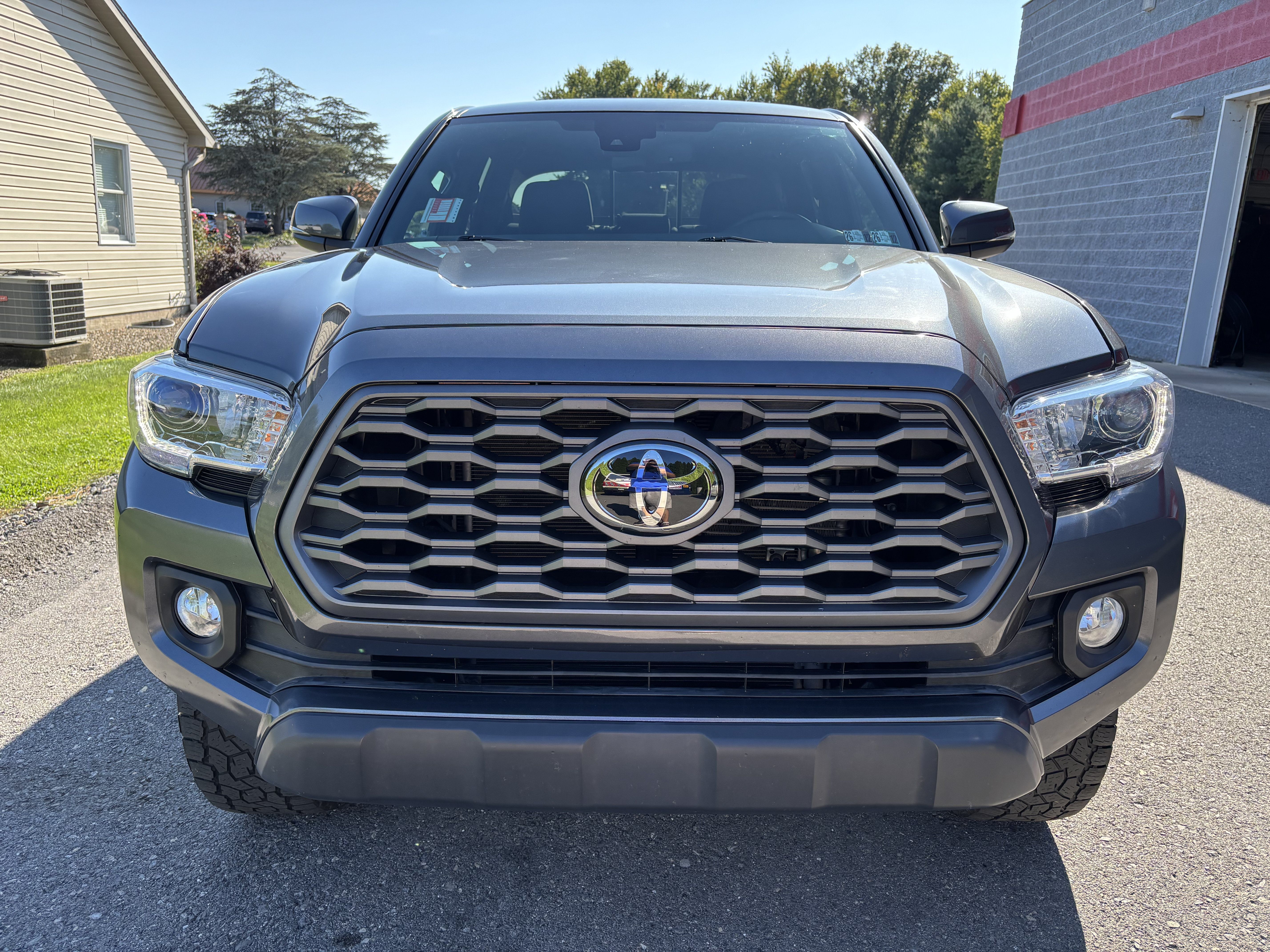 Used 2020 Toyota Tacoma TRD Off-Road AWD/4WD image 8
