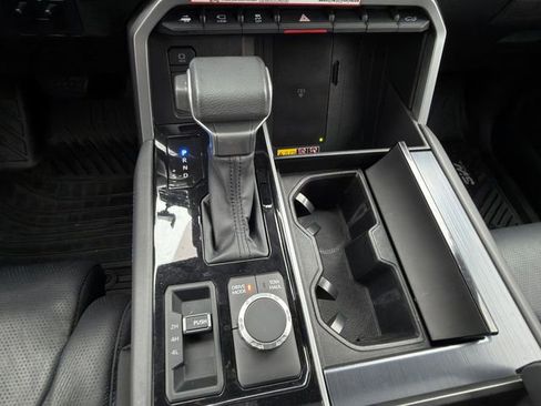 Used 2025 Toyota Tundra Platinum AWD/4WD image 25