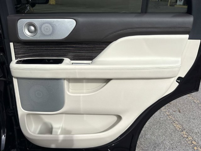 Certified 2024 Lincoln Navigator Black Label AWD/4WD image 20