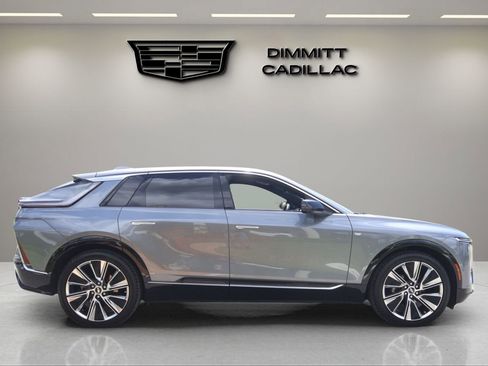 Used 2023 Cadillac Lyriq 2WD image 6