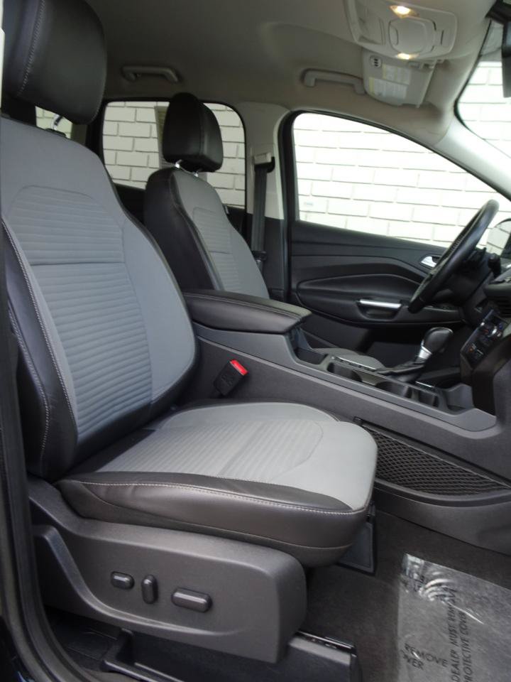 Used 2017 Ford Escape Titanium AWD/4WD image 15