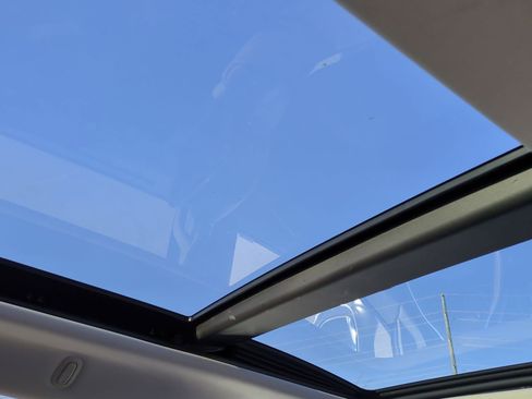 Used 2017 Chrysler Pacifica Limited w/ UConnect Theater Package image 30