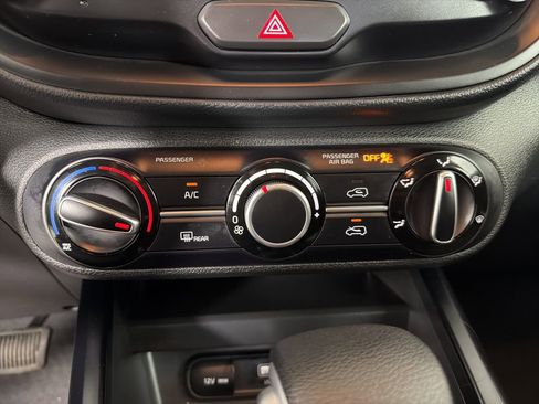 Used 2025 Kia Soul LX image 15